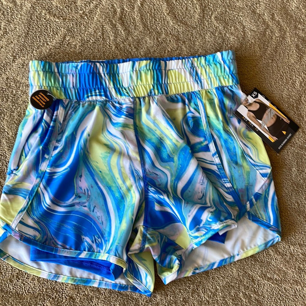 🛍️🛍️🛍️🛍️ AVIA RUNNING SHORTS. Brand new with original tags.